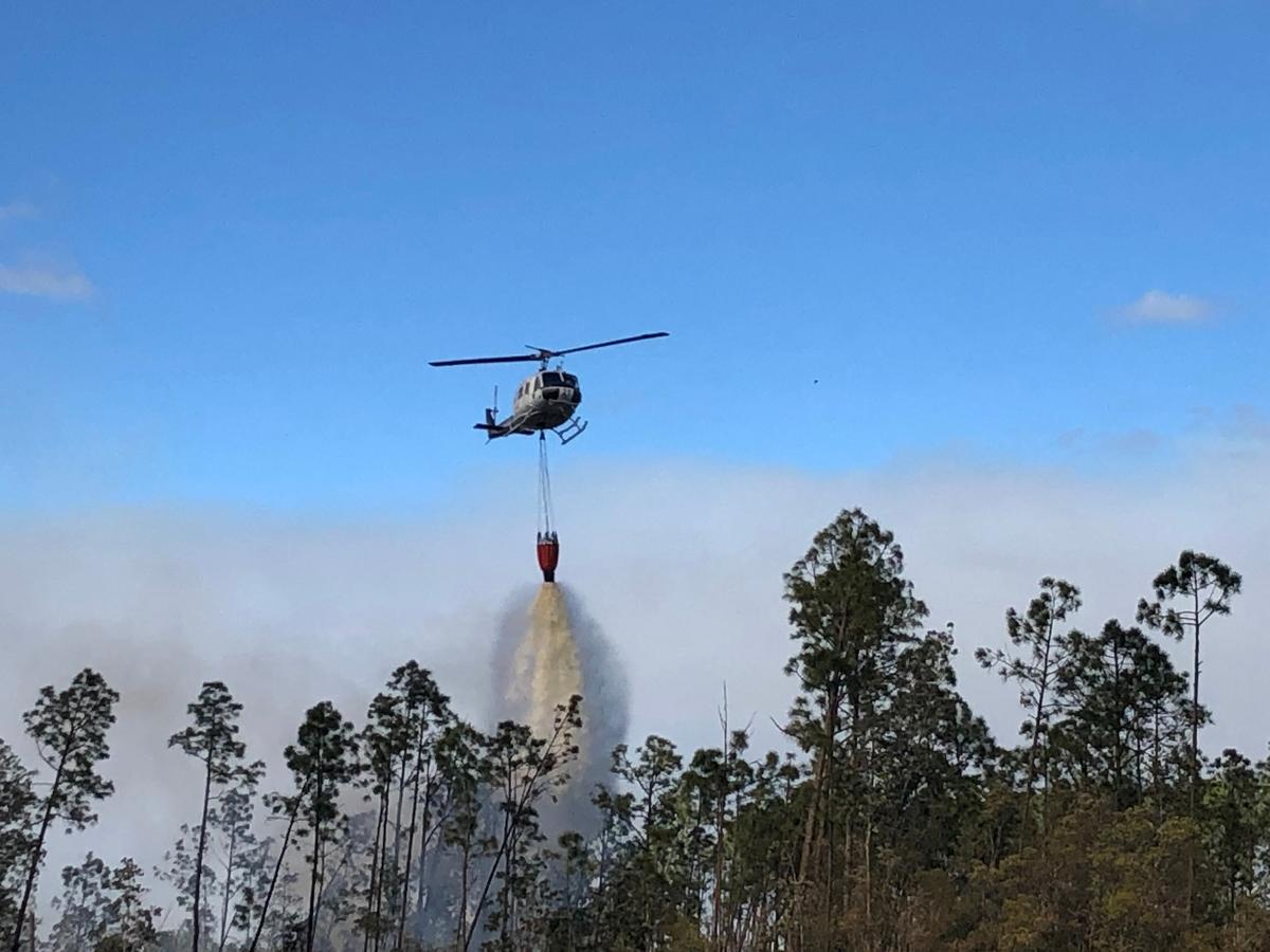 Incendios en el Panhandle de la Florida han devorado 9,400 acres obligando a la evacuación de los residentes de 600 viviendas.