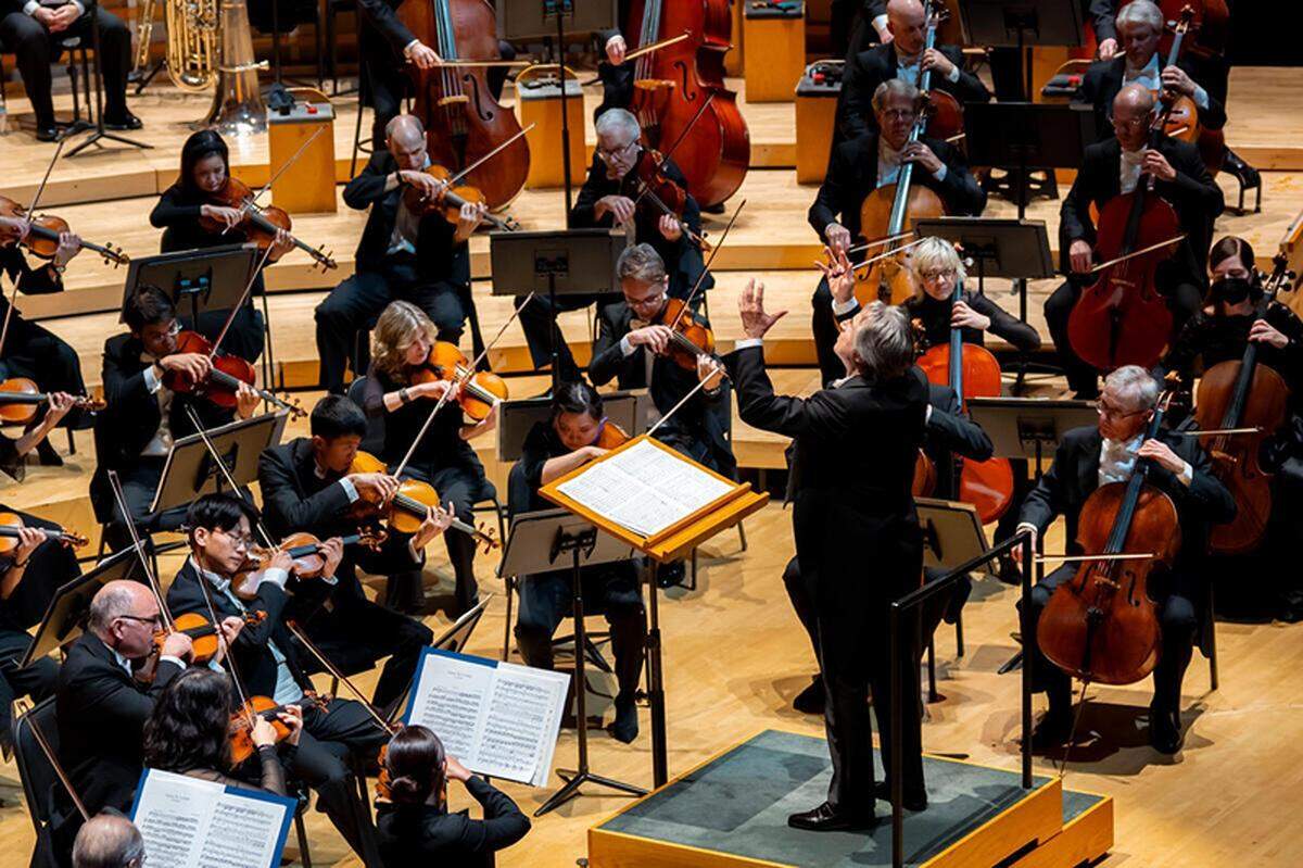 Vital y enérgico, yendo al mínimo detalle y a la esencia, el Maestro Riccardo Muti dirigió la Orquesta de Chicago como si fuese su primera vez. 