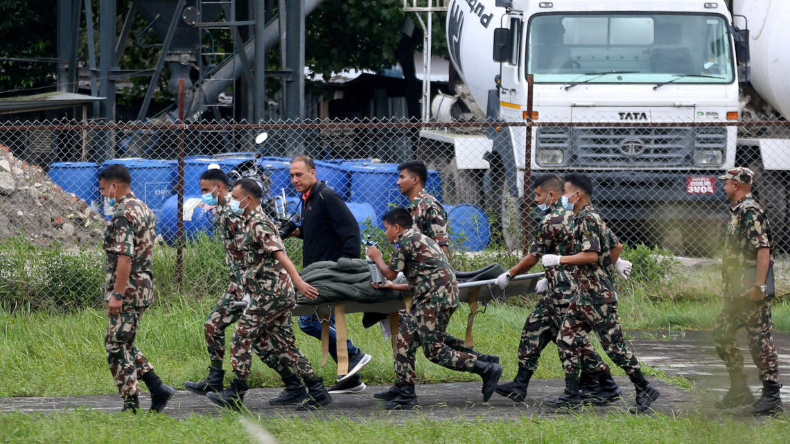 Nuevos rescates en Nepal reavivan las esperanzas 10 días después del alud