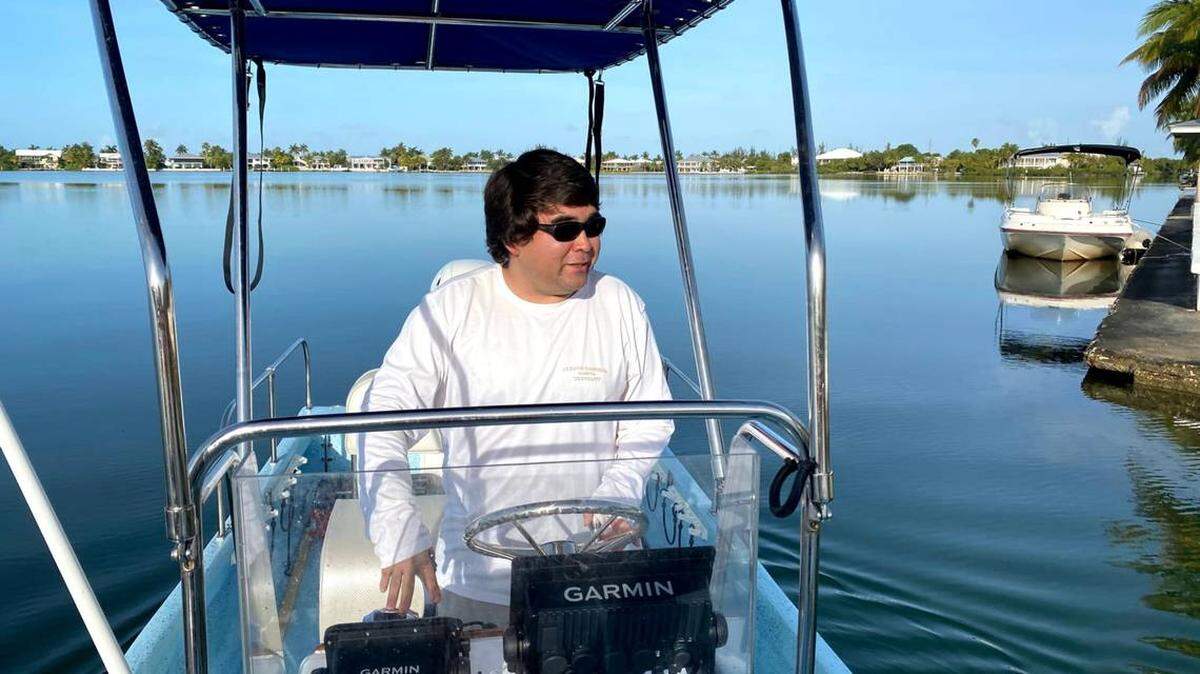Jason Heath, de 35 años, desapareció de la casa de su familia en los Cayos de la Florida. El Servicio Guardacostas cree que salió al mar en su bote.
