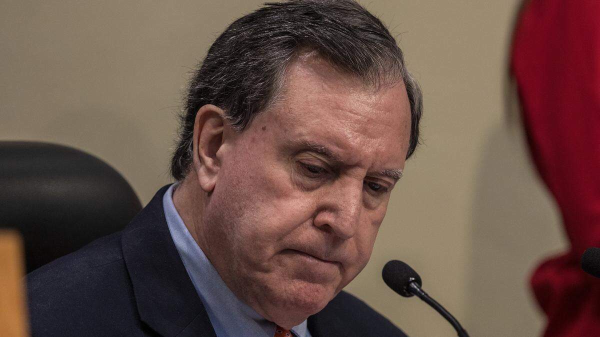 El excomisionado de Miami Joe Carollo durante una reunión de la Comisión el pasado 20 de noviembre.