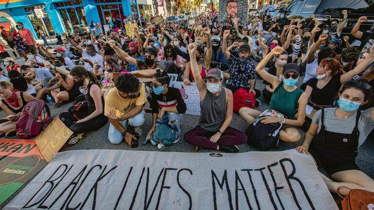 ¡Ya basta! Hay que eliminar el racismo en la policía de Miami-Dade