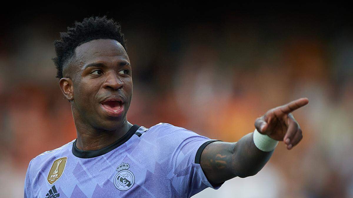 El portavoz del Departamento de Estado de Estados Unidos, Matthew Miller, condenó este miércoles los “horribles” insultos racistas que el jugador del Real Madrid Vinícius Junior recibió el domingo pasado durante un partido contra el Valencia.
