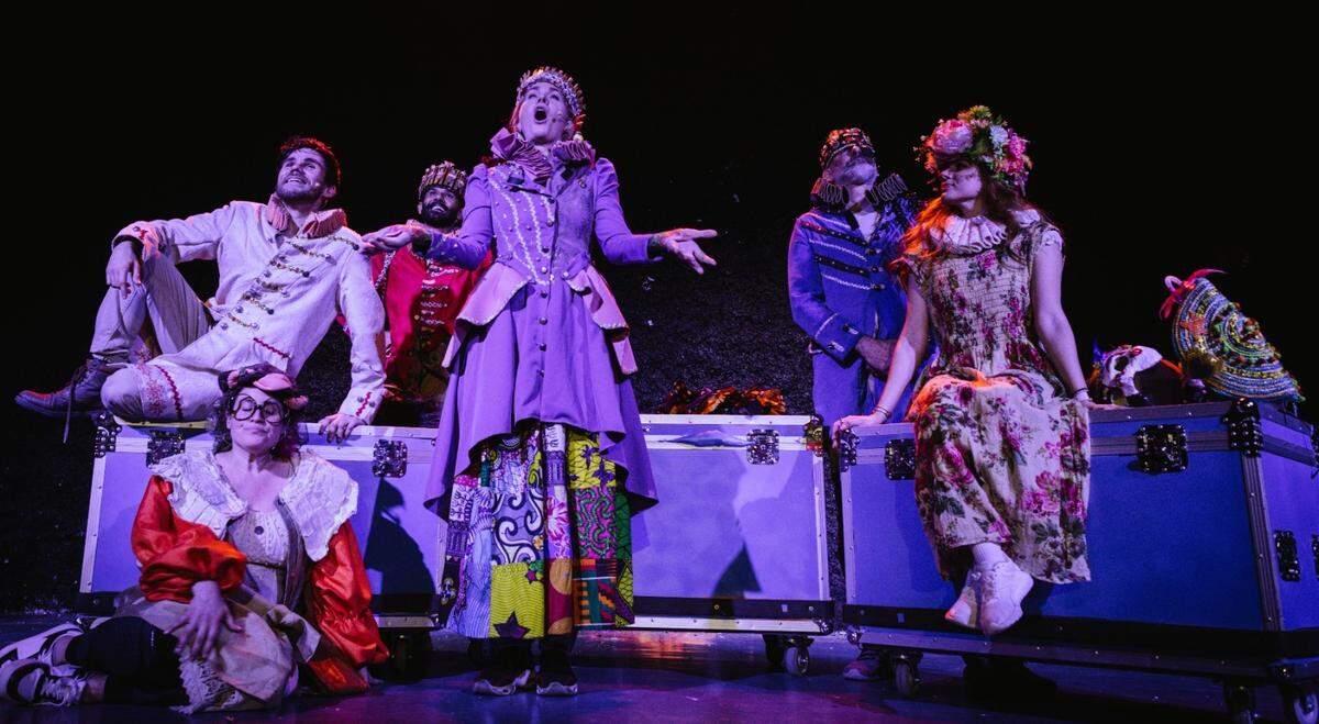 Escena de “La Tempestad”, en una producción del grupo de Miami Hand2Hand.