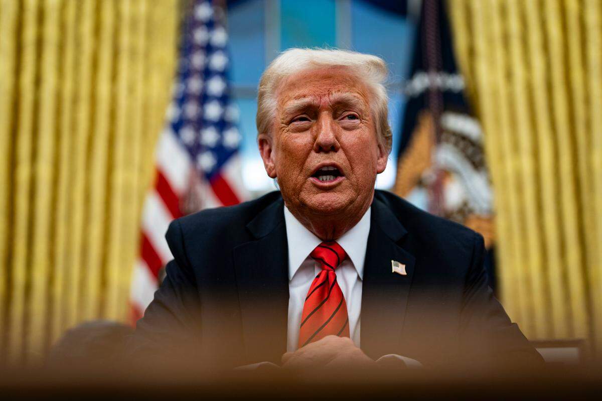Políticos republicanos critican al presidente Trump por mentir sobre la invasión de Rusia a Ucrania, y decir que Ucrania empezó el conflicto.&nbsp;