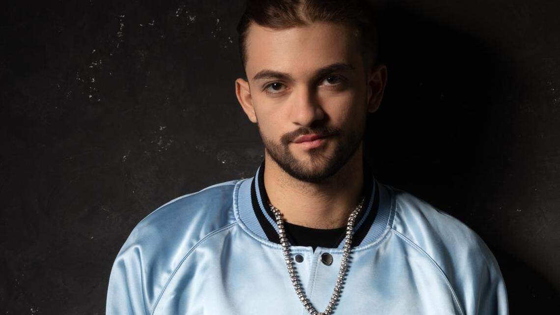 El cantante Blondiak se proyecta al mundo desde Miami