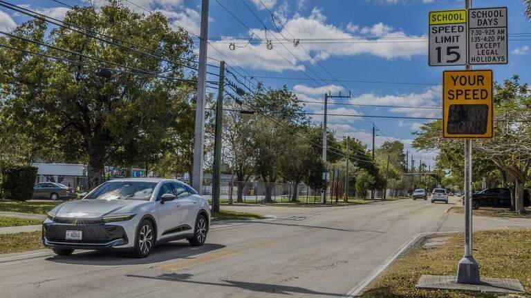 Regresan las clases... y vuelve el tráfico. Esto es lo que debe saber al volante