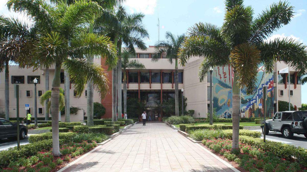 Hialeah está buscando incorporar un nuevo territorio a sus límites geográficos: una zona industrial del vecindaro de Brownsville C.M. GUERRERO EL NUEVO HERALD