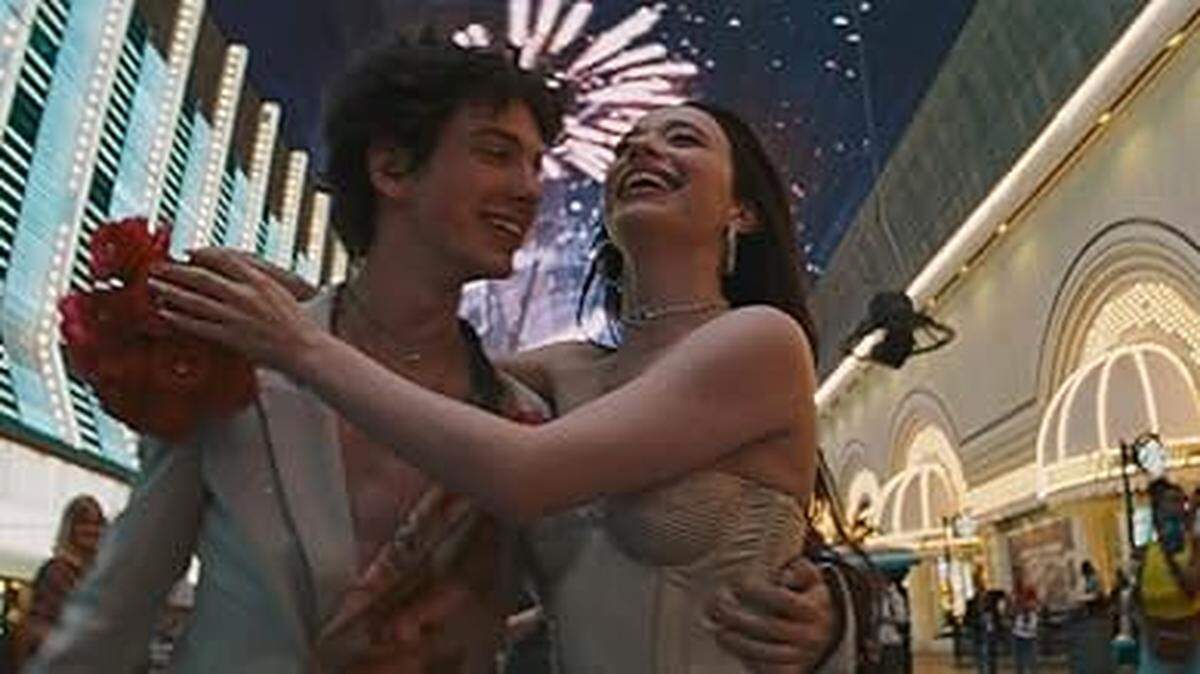 Coral Gables Art Cinema estrena ‘Anora’ (2024) una comedia romántica dramática estadounidense que gira en torno a un particular matrimonio entre una ‘stripper’ y el joven rebelde hijo de un millonario ruso.
