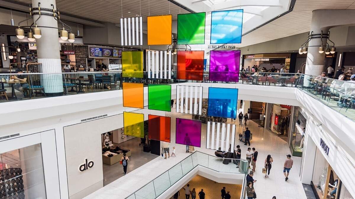 Una vista de algunas de las 300 tiendas dentro de Aventura Mall.
 Cortesía de Aventura Mall.
