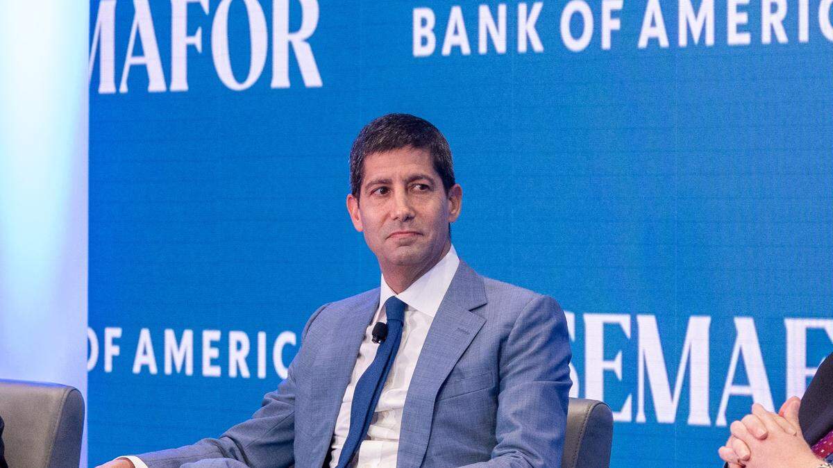 Kevin Warsh, ex miembro de la Junta de Gobernadores de la Reserva Federal durante la Cumbre de Economía Mundial 2024 de Semafor, el 18 de abril de 2024 en Washington, DC.
