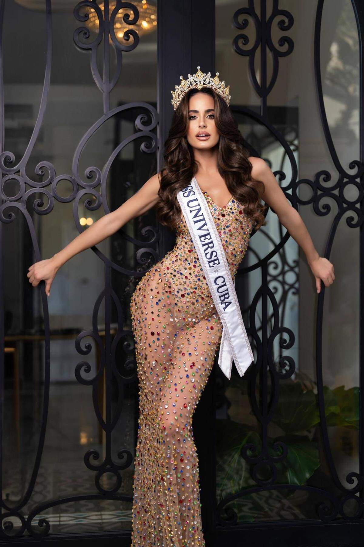 Marianela Ancheta, Miss Universe Cuba, se preparó con clases de oratoria, pasarela y prácticas en entrevistas para representar a Cuba en el concurso Miss Universo en México, el 16 de noviembre.