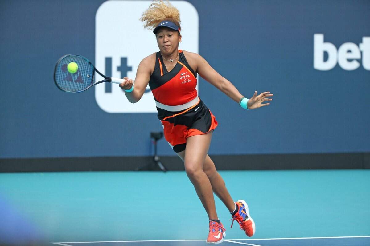 Naomi Osaka superó por 4-6, 6-3, 6-4 a Belinda Bencic (22da preclasificada) el jueves en la semifinal del Abierto de Miami. Disputará su primera final desde que ganó el Abierto de Australia en el 2021.
