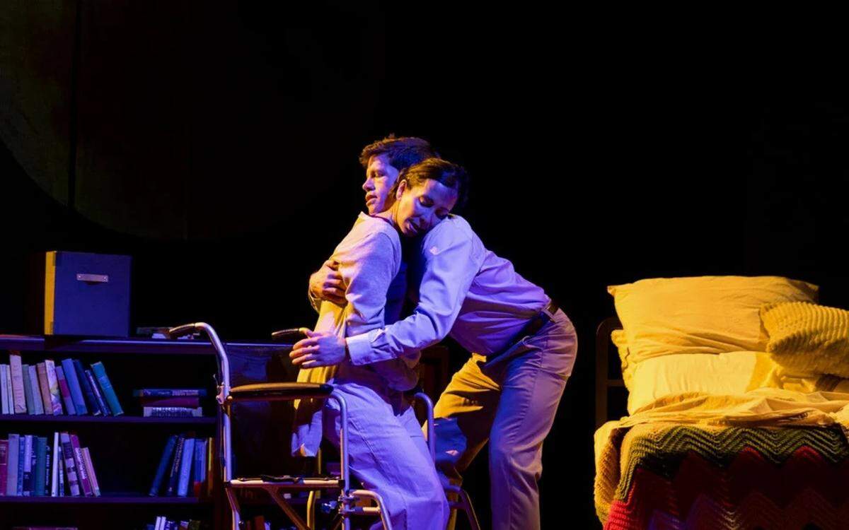 “Las delicadas lágrimas de la luna menguante”, obra de teatro presentada por Teatro Avante en el Westchester Cultural Art Center.