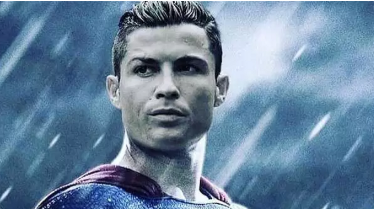 La madre del futbolista portugués Cristiano Ronaldo, Dolores Aveiro, pidió este lunes a sus seguidores en Facebook que creen una corriente de apoyo a su hijo, objeto de una denuncia por violación que ha motivado una investigación en Estados Unidos.