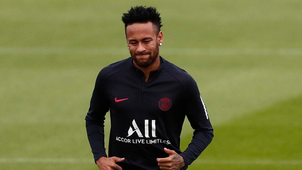 La prioridad de Neymar sigue siendo volver al Barça, pero su agente Pini Zahavi, sigue trabajando en la otra opción que sería el Real Madrid, y durante las últimas semanas no ha interrumpido las conversaciones con los responsables del club merengue.