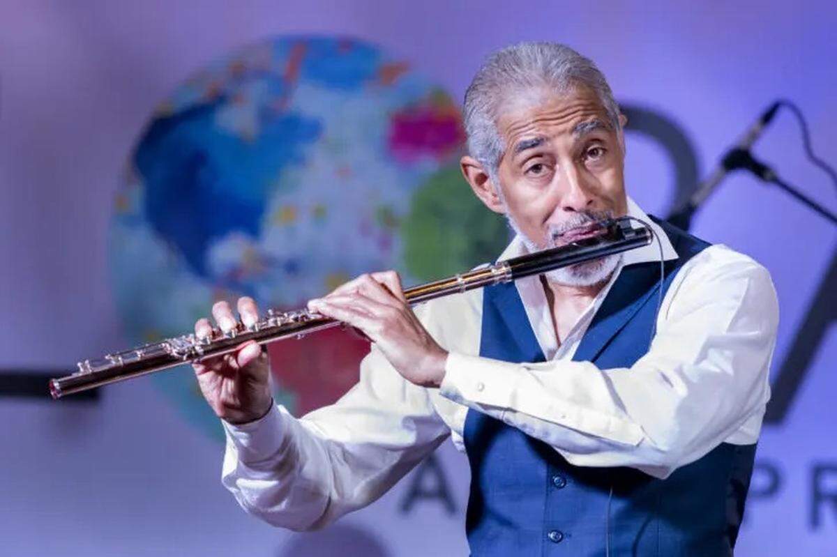 “Live on the Plaza” del Arsht Center presenta a Néstor Torres.