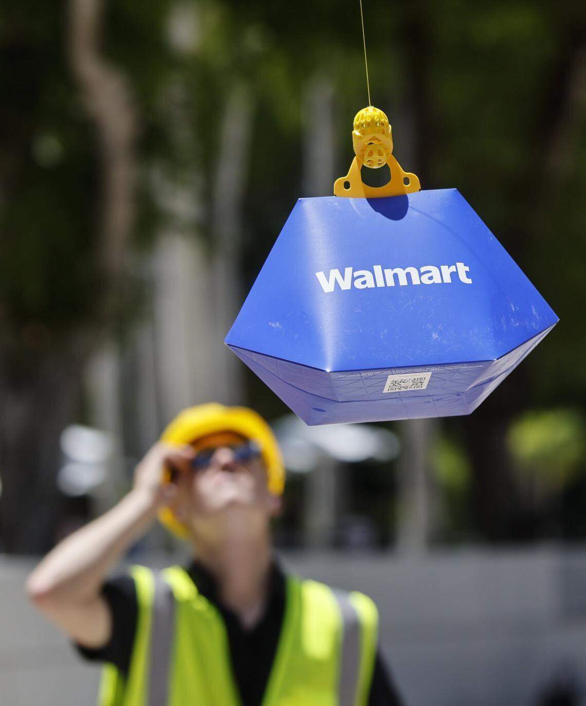 Walmart y Wing hacen una demostración de un sistema de entrega con drones durante el evento CoMOTION Miami, en el recinto Wolfson del Miami-Dade College, en Miami, Florida, el martes 28 de abril de 2026.