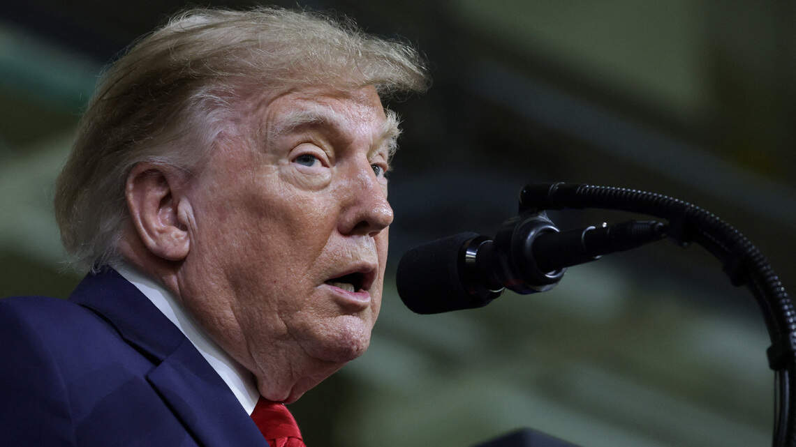 Trump dice que Rusia suministrará diésel al mercado mundial tras hablar con Putin