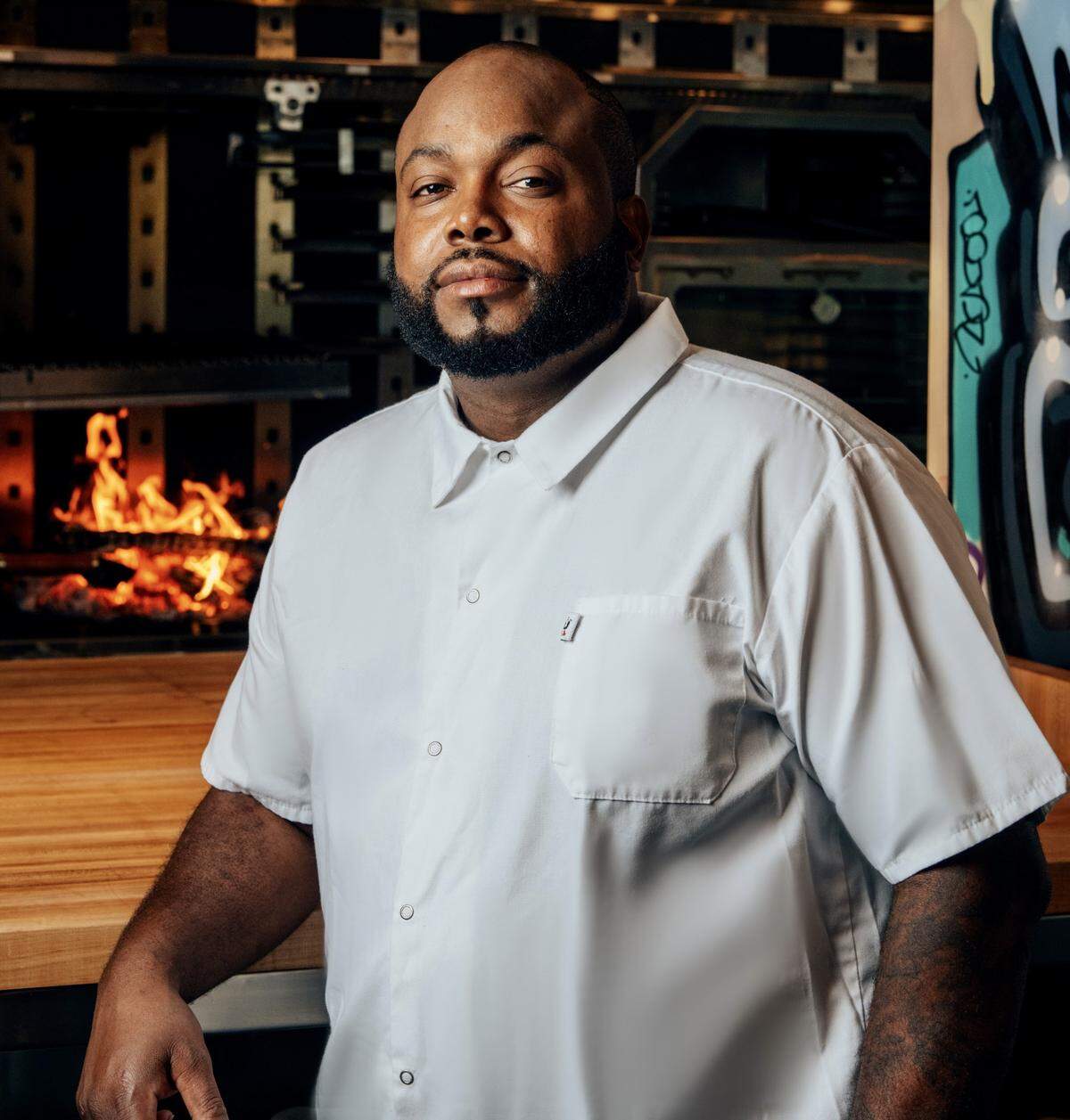 El chef Raheem Sealey inaugura Shiso, un nuevo restaurante asiático ahumado, en Wynwood.