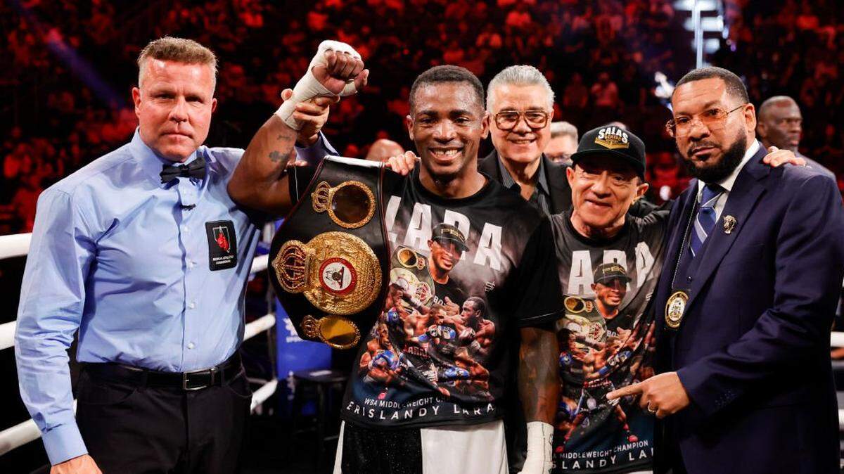 Erislandy Lara es declarado ganador por  nocaut técnico contra Danny García, en la pelea celebrada el 14 de septiembre de 2024 en el T-Mobile Arena en Las Vegas, Nevada. 