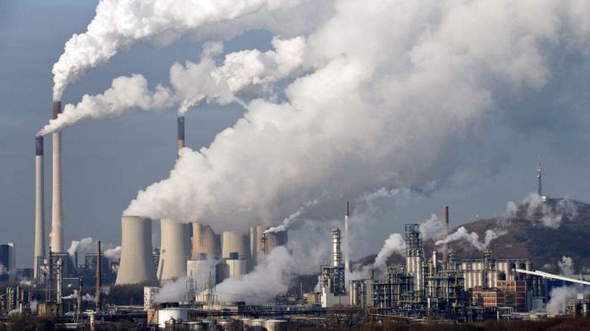 El dióxido de carbono (CO2) contribuyó aproximadamente en un 65 % al aumento total del “forzamiento radiativo” causado por los gases de efecto invernadero de larga duración. AP-Archivo