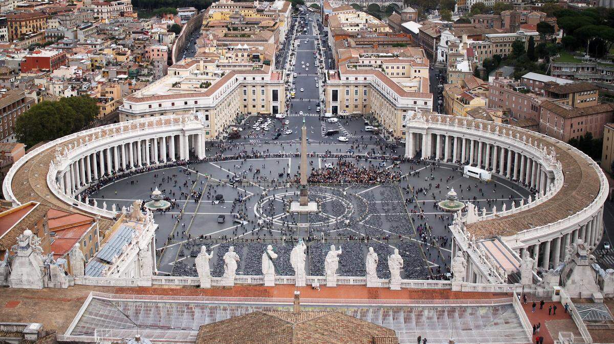 Vista aérea de la Plaza de San Pedro en el Vaticano, Roma.