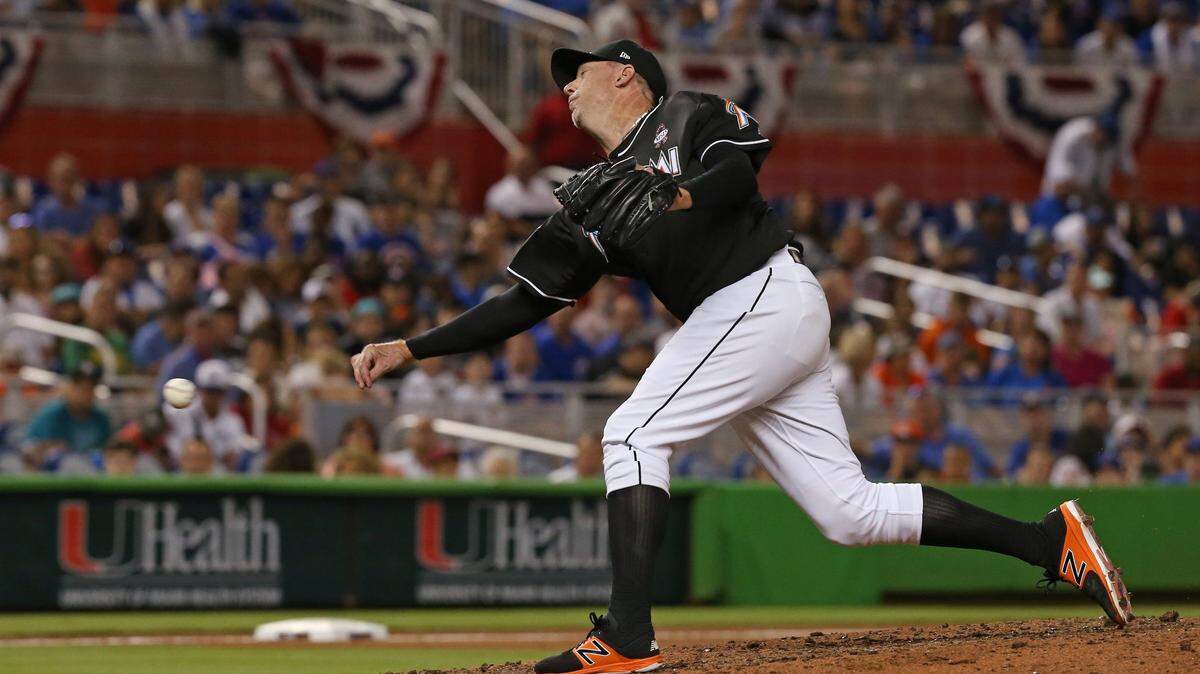 BRAD ZIEGLER lanza contra los Cachorros el 30 de marzo del 2018.