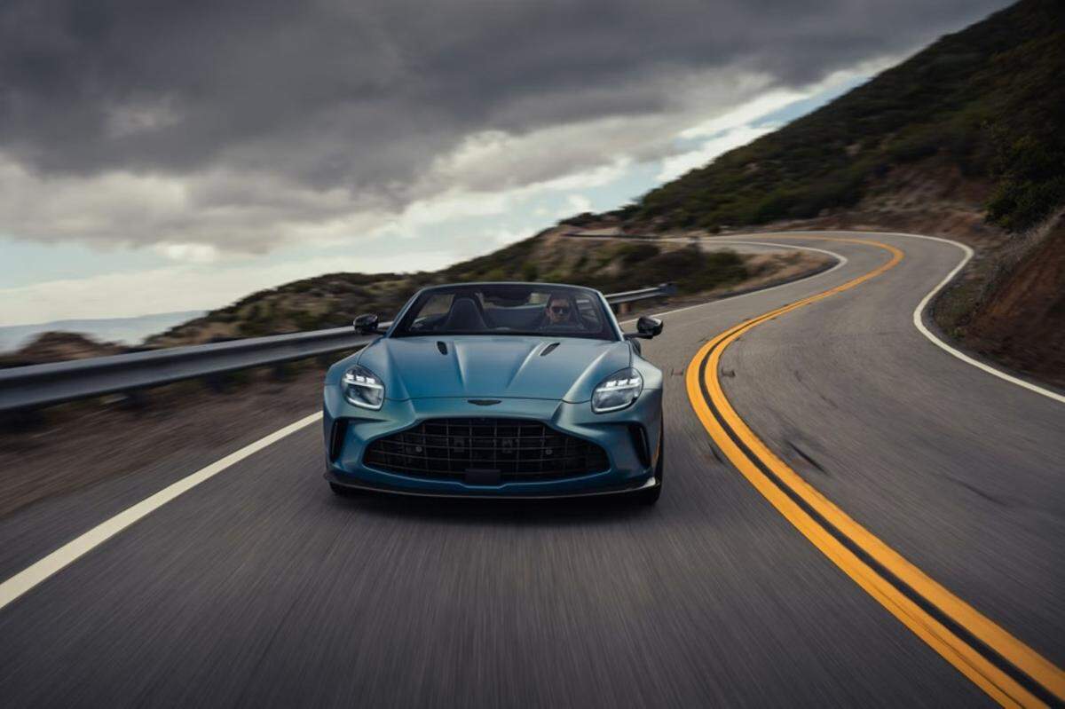 El Aston Martin Vantage convertible del 2026 es el descapotable ideal para quien busca algo verdaderamente especial, con imagen de alto impacto y un comportamiento que respalda cada centavo.