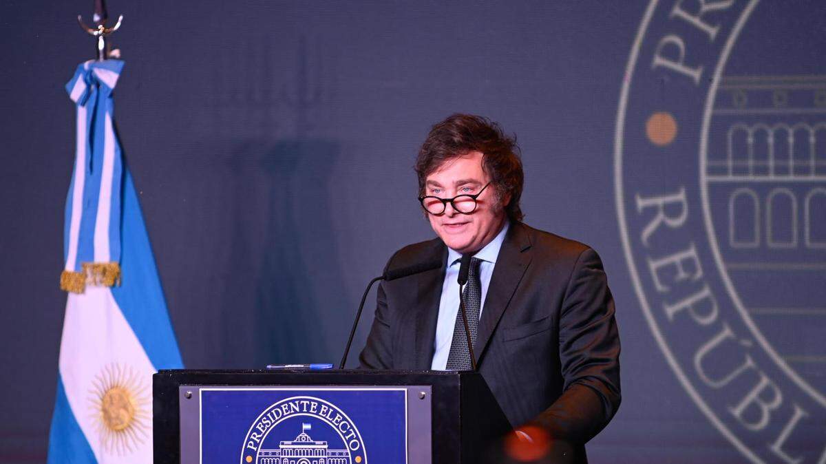 El ambicioso proyecto de reformas económicas del presidente argentino, Javier Milei, quedó en el limbo legislativo el martes, luego de que el oficialismo pidiera poner fin al debate en la Cámara de Diputados por falta de apoyo y volver a tramitarlo desde cero.