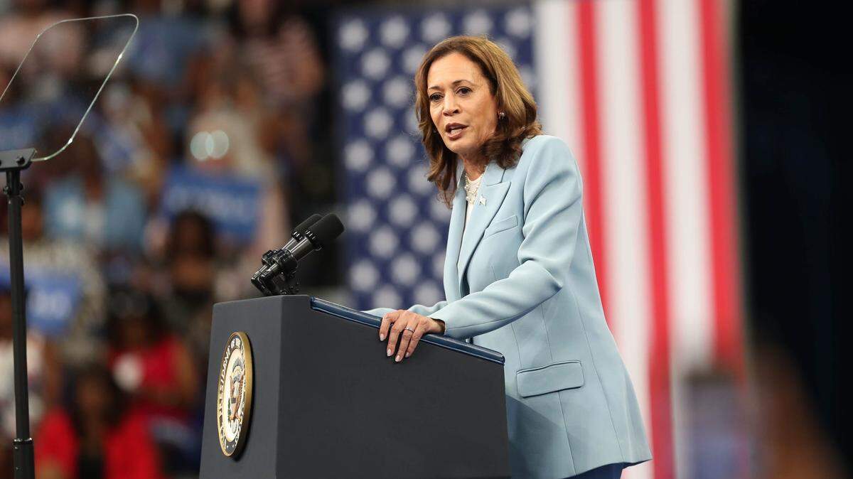 La vicepresidenta Kamala Harris habla durante un mitin de campaña presidencial el martes 30 de julio de 2024 en el Centro de Convocaciones del Estado de Georgia en Atlanta, Georgia.