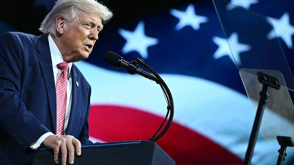 Donald Trump volvió a cuestionar a la OTAN este sábado y la calificó como un aliado “extremadamente poco de fiar” en medio de la guerra con Irán.
