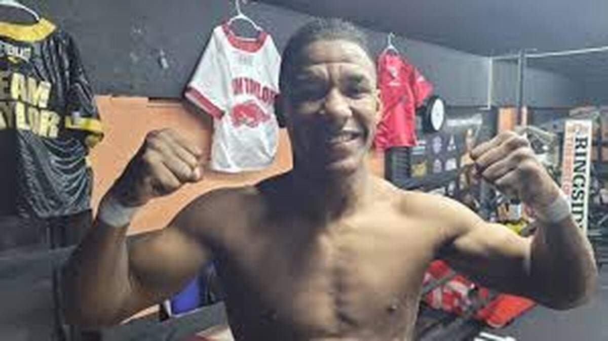 El excampeón cubano Alberto Blas acusa a David Feldman de actuar por “ego frágil'' y asegura que su salida se debe a su llegada a una promotora rival. 
