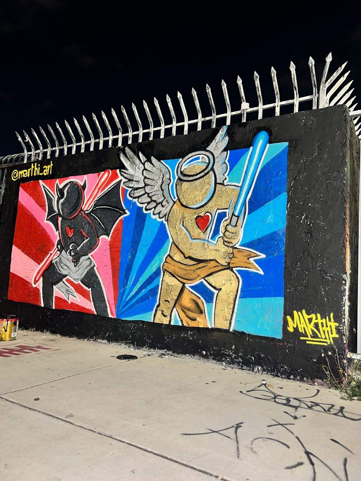 Pedro Martín reconoce que el arte le salvó la vida y que convirtió el ángel en el centro de su obra, llevándolo tanto a hoteles elegantes de Miami como a los muros de Wynwood, donde el arte callejero ha encontrado libertad para expresarse.