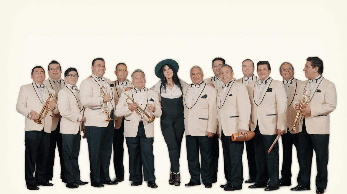 La artista cubano venezolana María Conchita Alonso ha lanzado dos canciones junto a la agrupación Sonora Santanera.