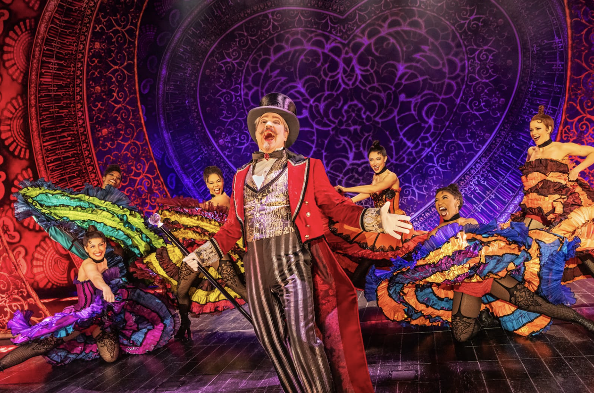  “Moulin Rouge! The Musical”, una espectacular adaptación teatral llena de romance, glamour y energía pop en el Arsht Center.