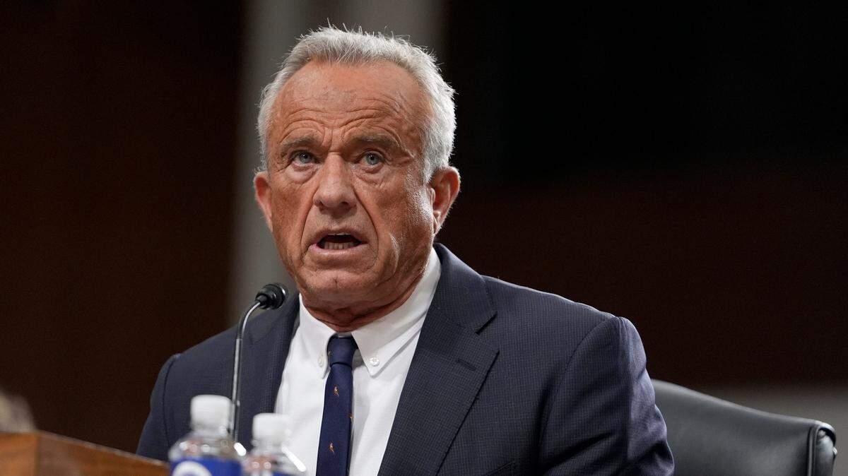 Robert F. Kennedy Jr., nominado como secretario de Salud por el presidente Donald Trump, responde preguntas durante una audiencia ante el Comité de Finanzas del Senado, el miércoles 29 de enero de 2025, en Washington, D.C.