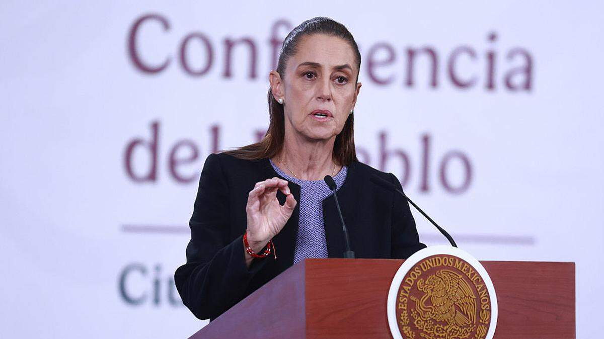La presidenta mexicana, Claudia Sheinbaum, anunció este domingo que su gobierno planea enviar ayuda humanitaria a Cuba esta semana, con alimentos y otros productos básicos, mientras busca por todas las vías diplomáticas cómo retomar el envío de petróleo a la isla. 