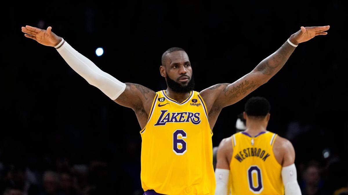 LeBron James se convirtió este domingo en el segundo jugador en la historia de la NBA que alcanza los 38,000 puntos anotados.