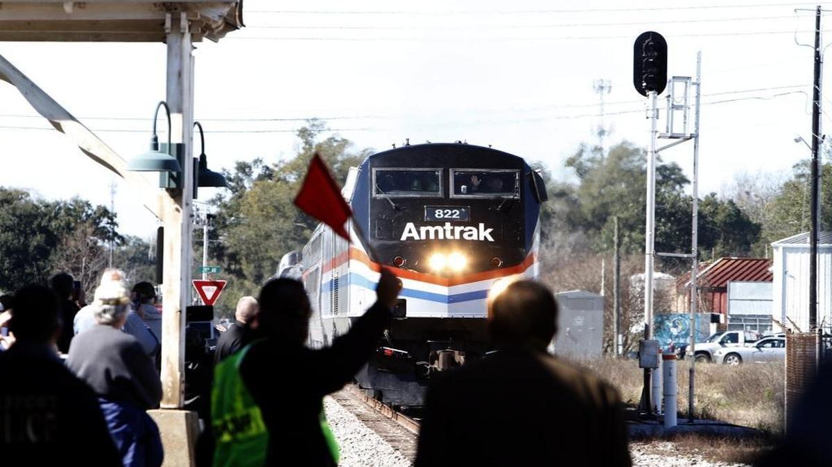 Un tren de Amtrak viajaba de Miami a Nueva York con 163 pasajeros chocó con un semirremolque en Lakeland, Florida, y ocho personas resultaron heridas. Foto de archivo.