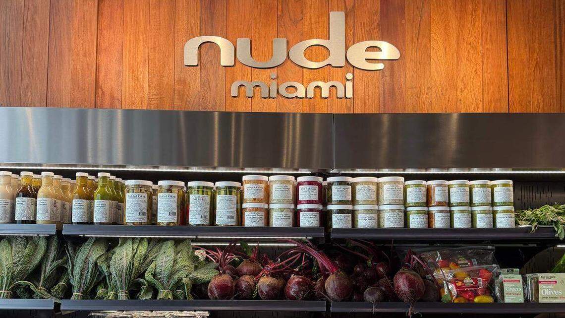 Precios en el ‘supermercado más saludable’ de Miami causan asombro: batidos de $20 y un filete de $67