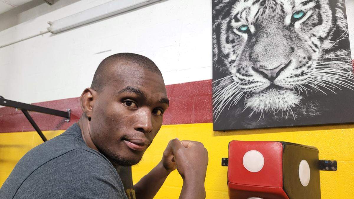 El Asesino Cubano ya tiene fecha para debutar en el ring tradicional. Después de dejar su huella poderosa en el anillo de Bare Knuckle Fighting Championship y en la jaula de Bellator, Gustavo Trujillo hará su primera presentación de boxeo en Miami.