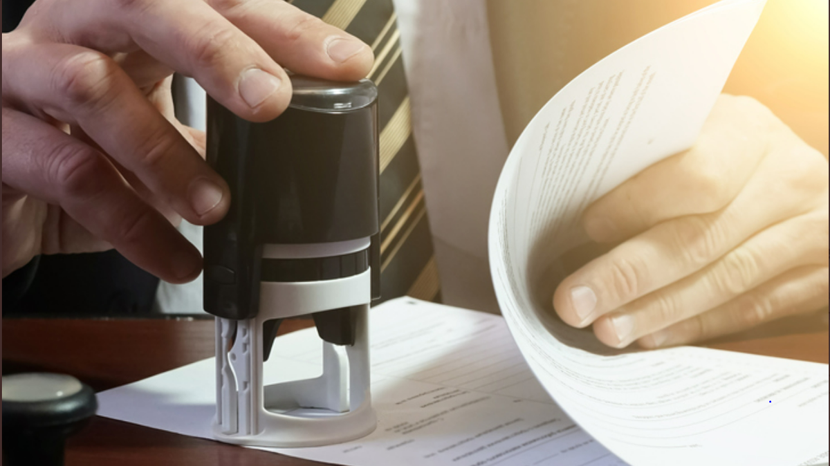 Puedes demostrar que un documento estadounidense es auténtico en un país extranjero, desde certificados del registro civil hasta diplomas educativos.