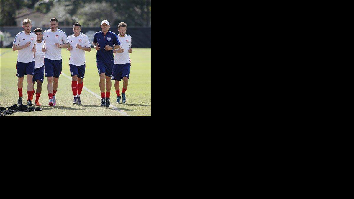 El juego de exhibición tendrá lugar un mes después que EEUU concluya la ronda semifinal de calificación de la CONCACAF. AP