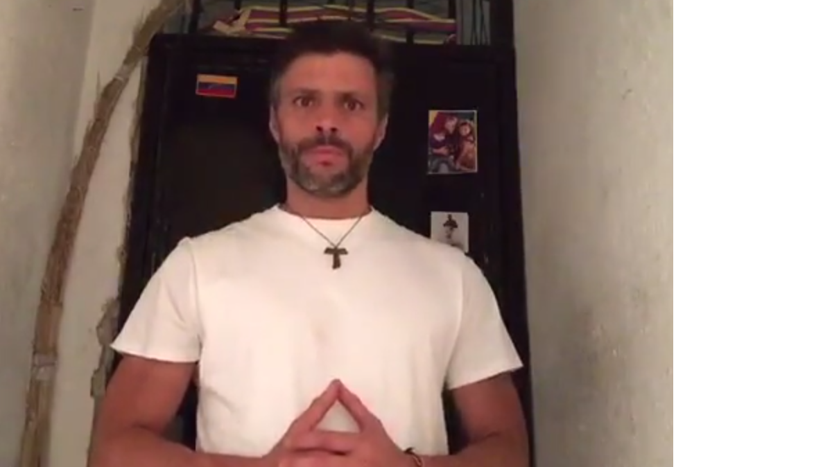 Captura del video de Leopoldo López anunciando su huelga de hambre junto al opositor preso Daniel Ceballos.  