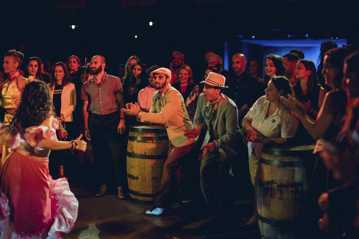En ‘Amparo’ el público vive la experiencia de los personajes en un viaje en el tiempo.