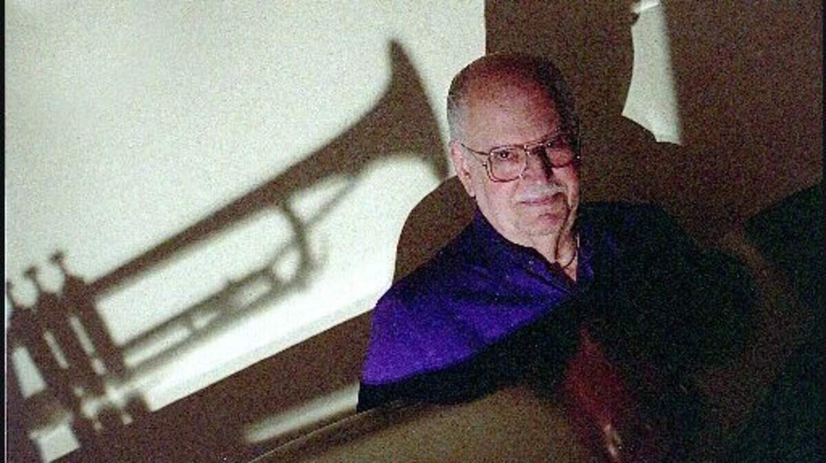 El compositor cubano Aurelio de la Vega falleció a los 96 años de edad.