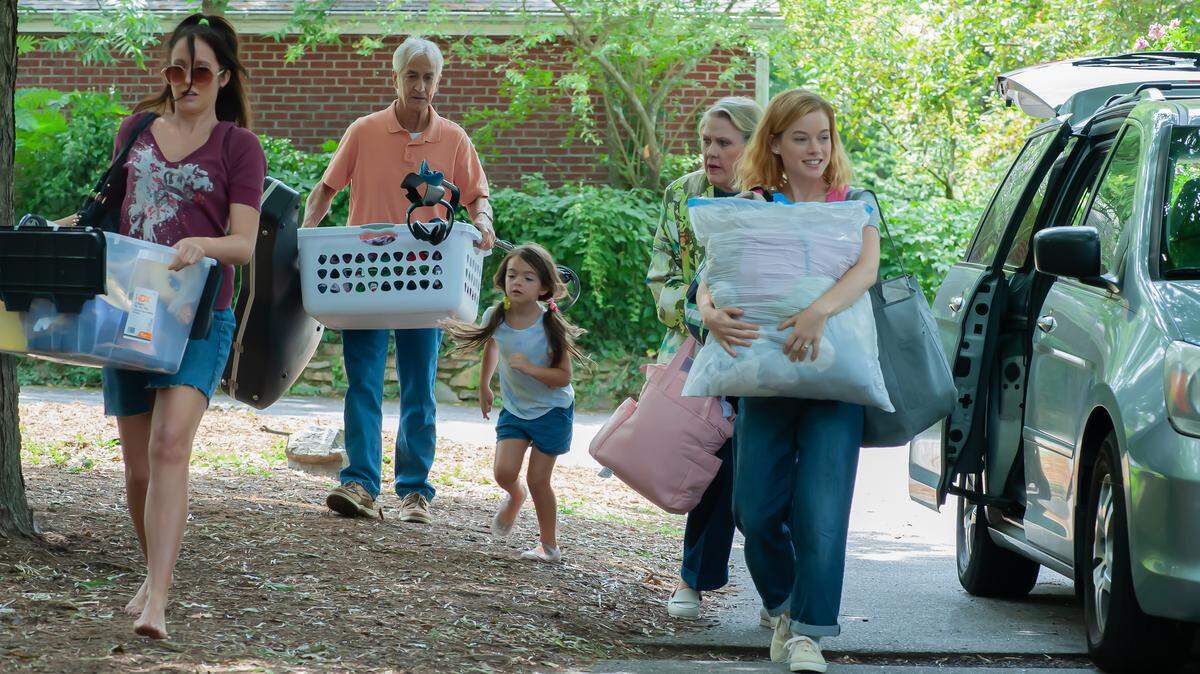 Coral Gables Art Cinema estrena el viernes ‘A Little Prayer’ (2025), drama romántico que retrata a una familia del profundo Estados Unidos. 