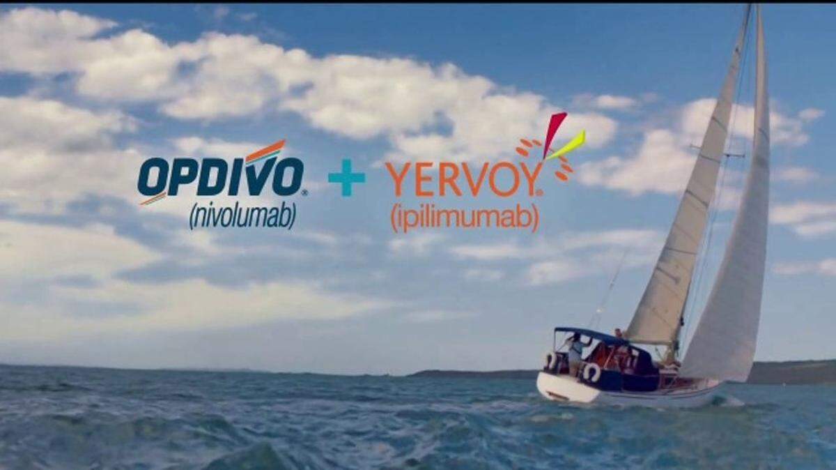 La música triunfal suena mientras pacientes con cáncer van de campamento, hacen jardinería y ven fuegos artificiales en&nbsp;anuncios de Opdivo+Yervoy, una combinación de inmunoterapias para tratar el melanoma metastásico y el cáncer de pulmón. 