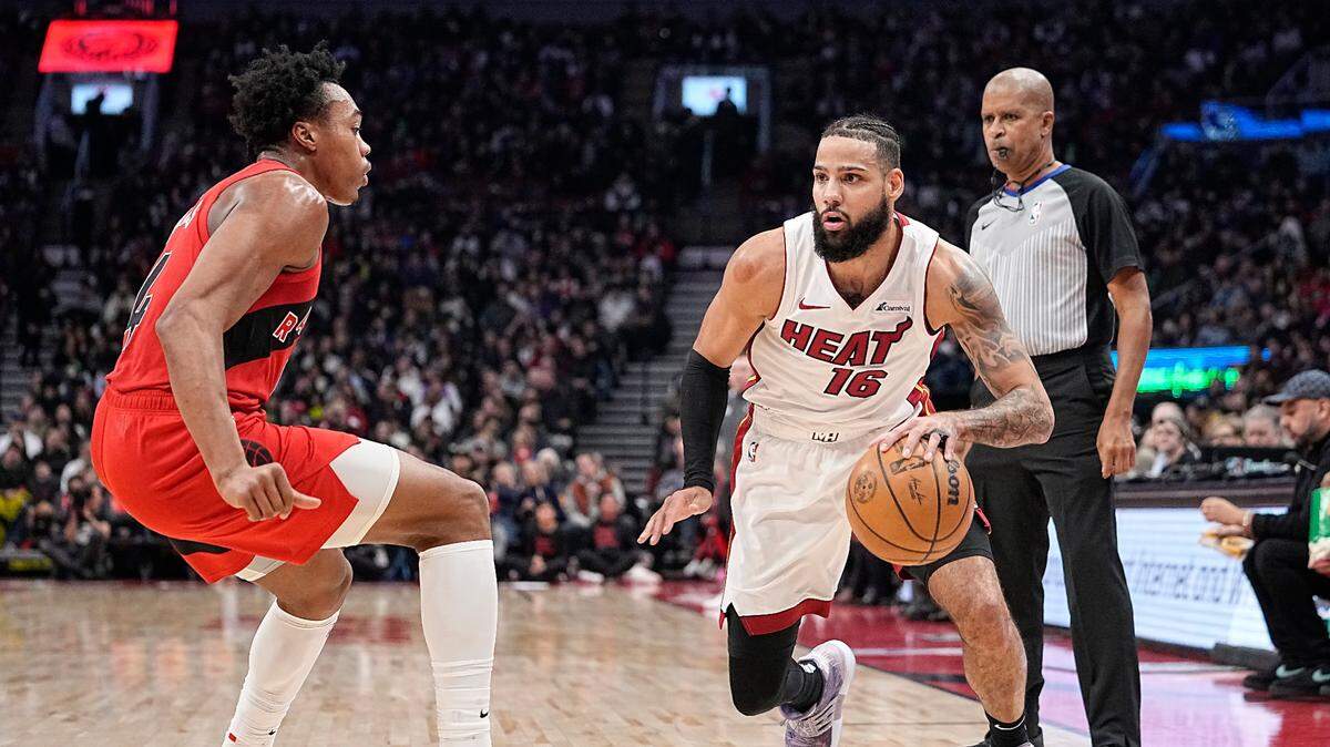 El jugador del Heat de Miami Caleb Martin tuvo un máximo de temporada de 24 unidades y la mejor marca de su carrera con 12 rebotes en el triunfo de su equipo 112-103 ante los Raptors, el miércoles en Toronto.
